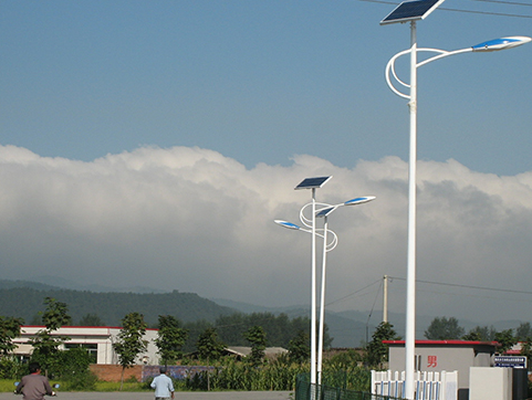 丹东太阳能路灯创新设计：美观实用